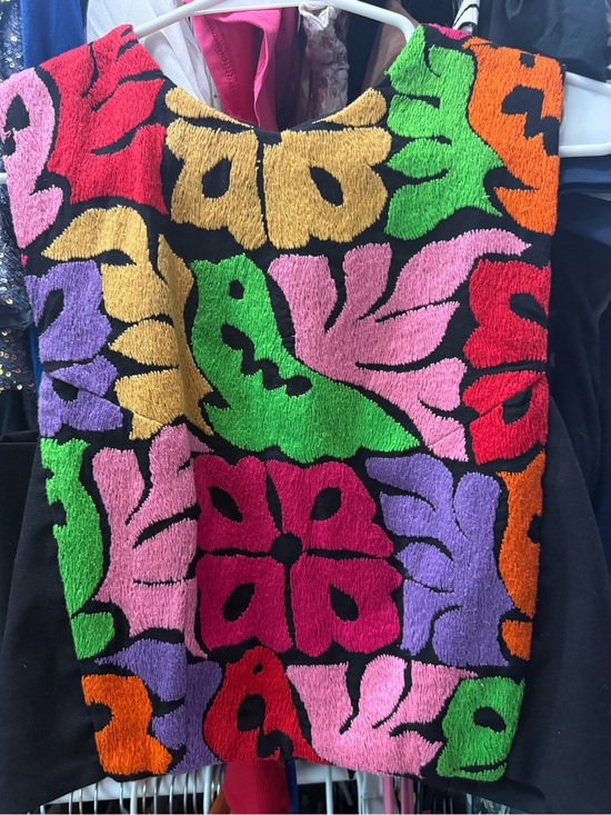 Draco Tops - Vibrant Multicolor Floral Crop Top - Textured Knit